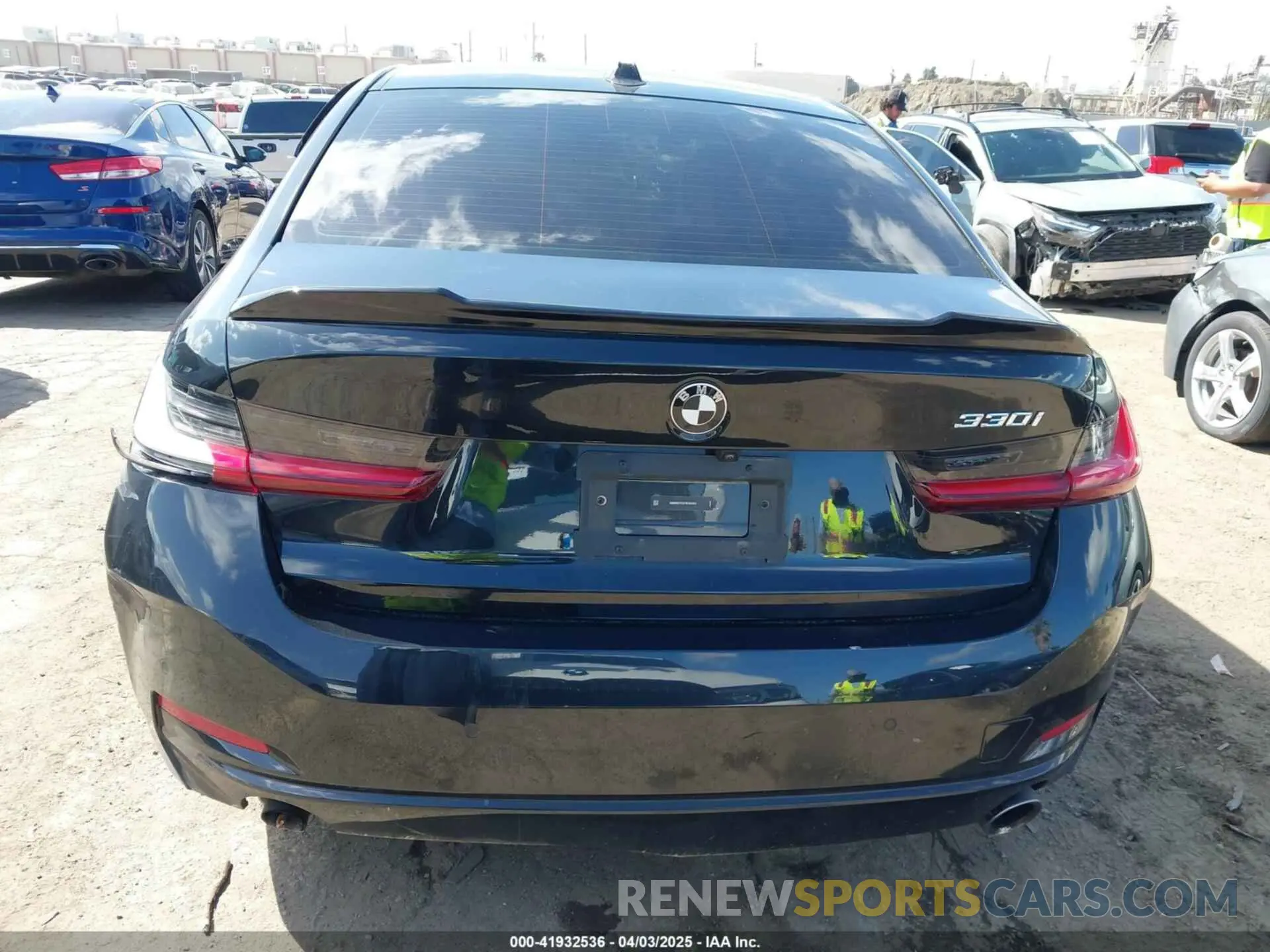 17 Photograph of a damaged car 3MW69FF03P8D45563 BMW 330I 2023