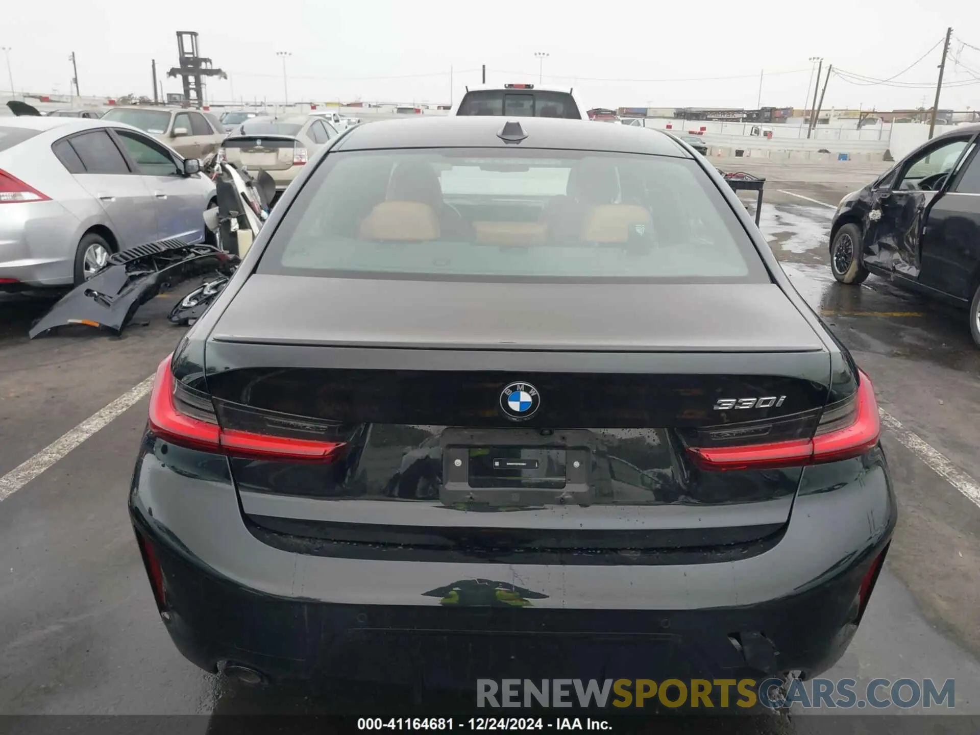 17 Photograph of a damaged car 3MW69FF05P8D58847 BMW 330I 2023