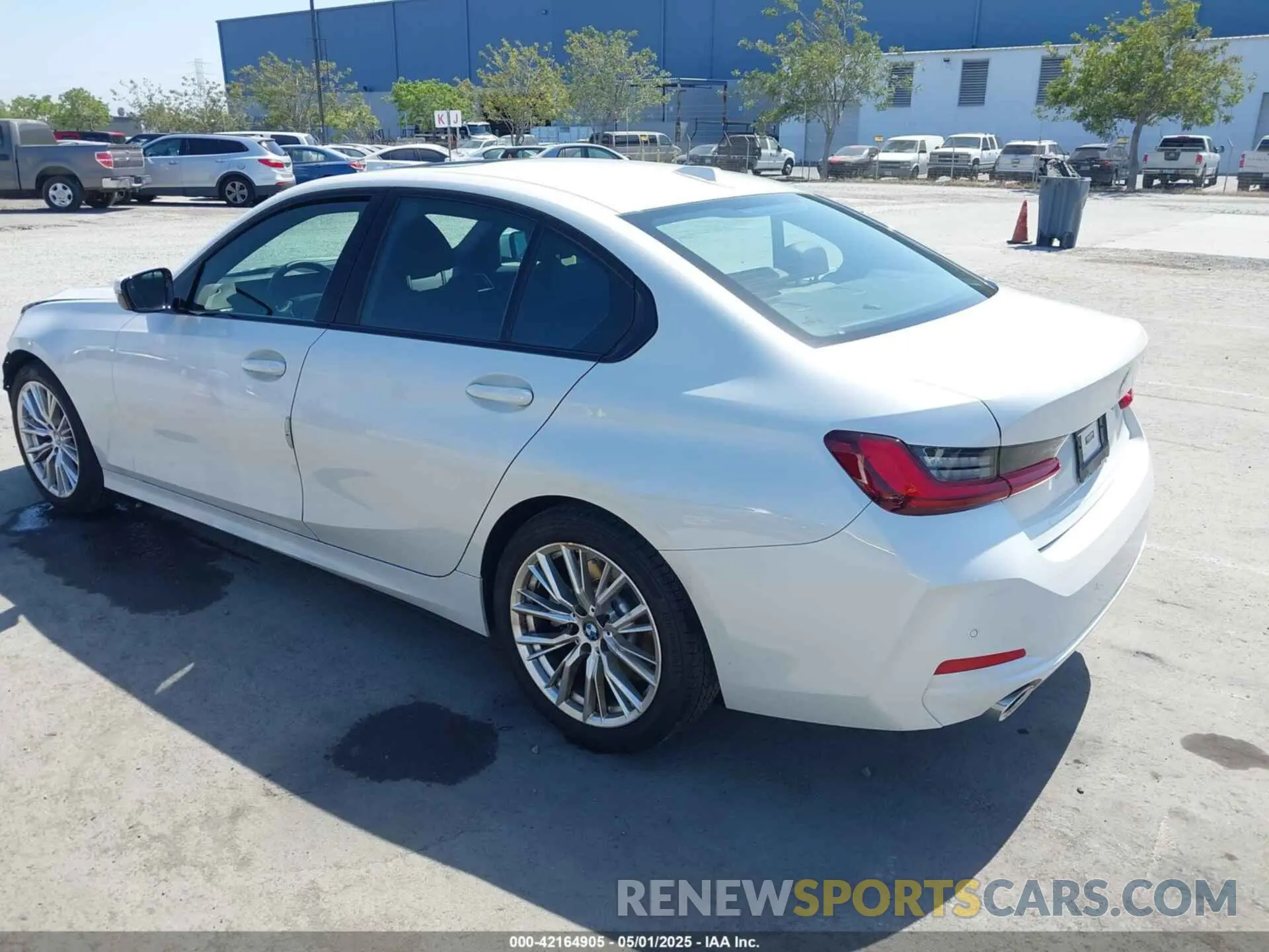 3 Photograph of a damaged car 3MW69FF07P8D18303 BMW 330I 2023