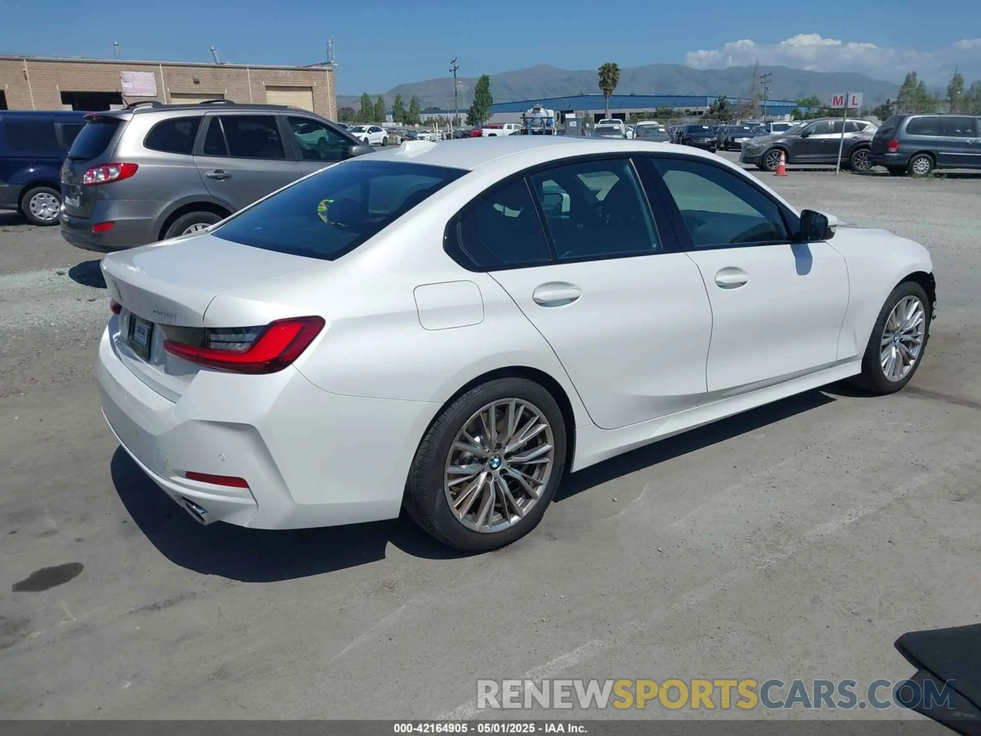 4 Photograph of a damaged car 3MW69FF07P8D18303 BMW 330I 2023