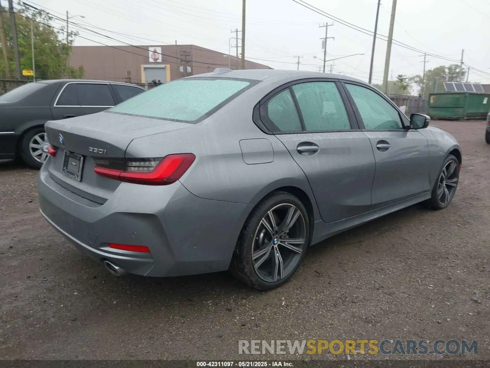 4 Photograph of a damaged car 3MW89FF01P8D20900 BMW 330I 2023