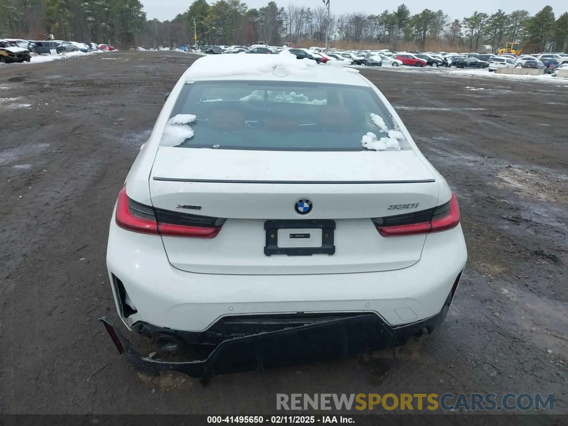 15 Photograph of a damaged car 3MW89FF03P8D62307 BMW 330I 2023