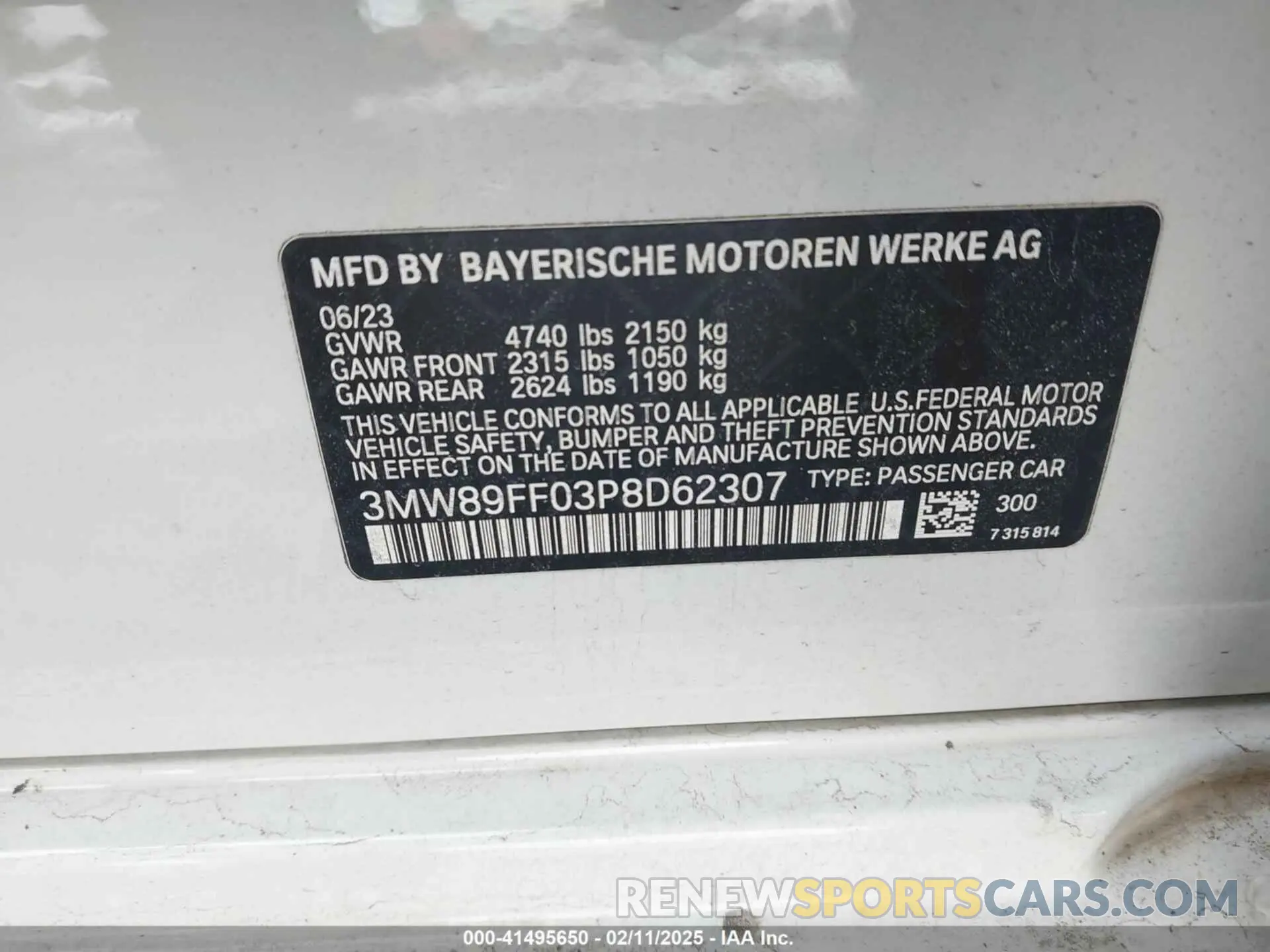 9 Photograph of a damaged car 3MW89FF03P8D62307 BMW 330I 2023