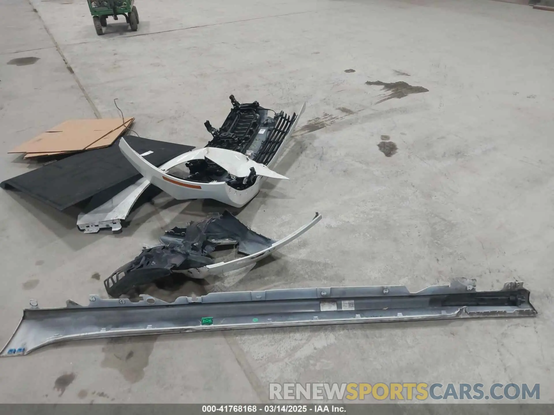 12 Photograph of a damaged car 3MW89FF04P8D68374 BMW 330I 2023