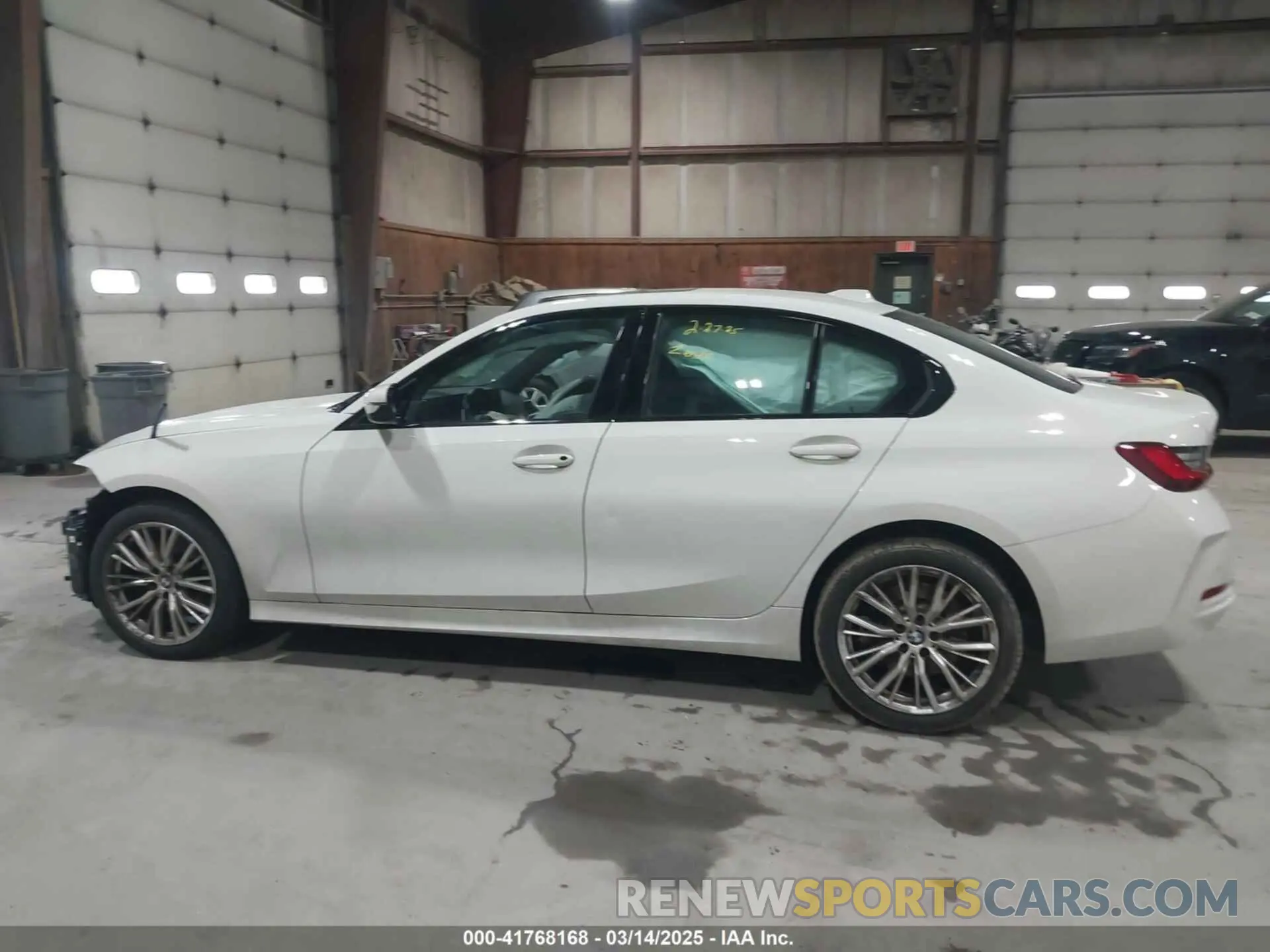 15 Photograph of a damaged car 3MW89FF04P8D68374 BMW 330I 2023