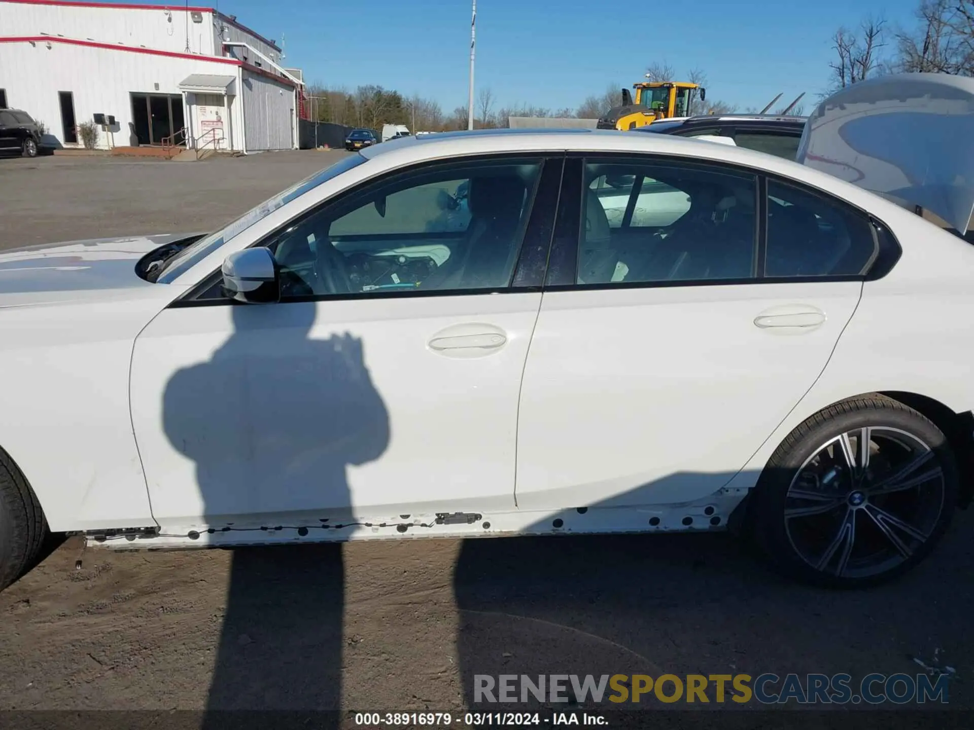 15 Photograph of a damaged car 3MW89FF05P8D07177 BMW 330I 2023
