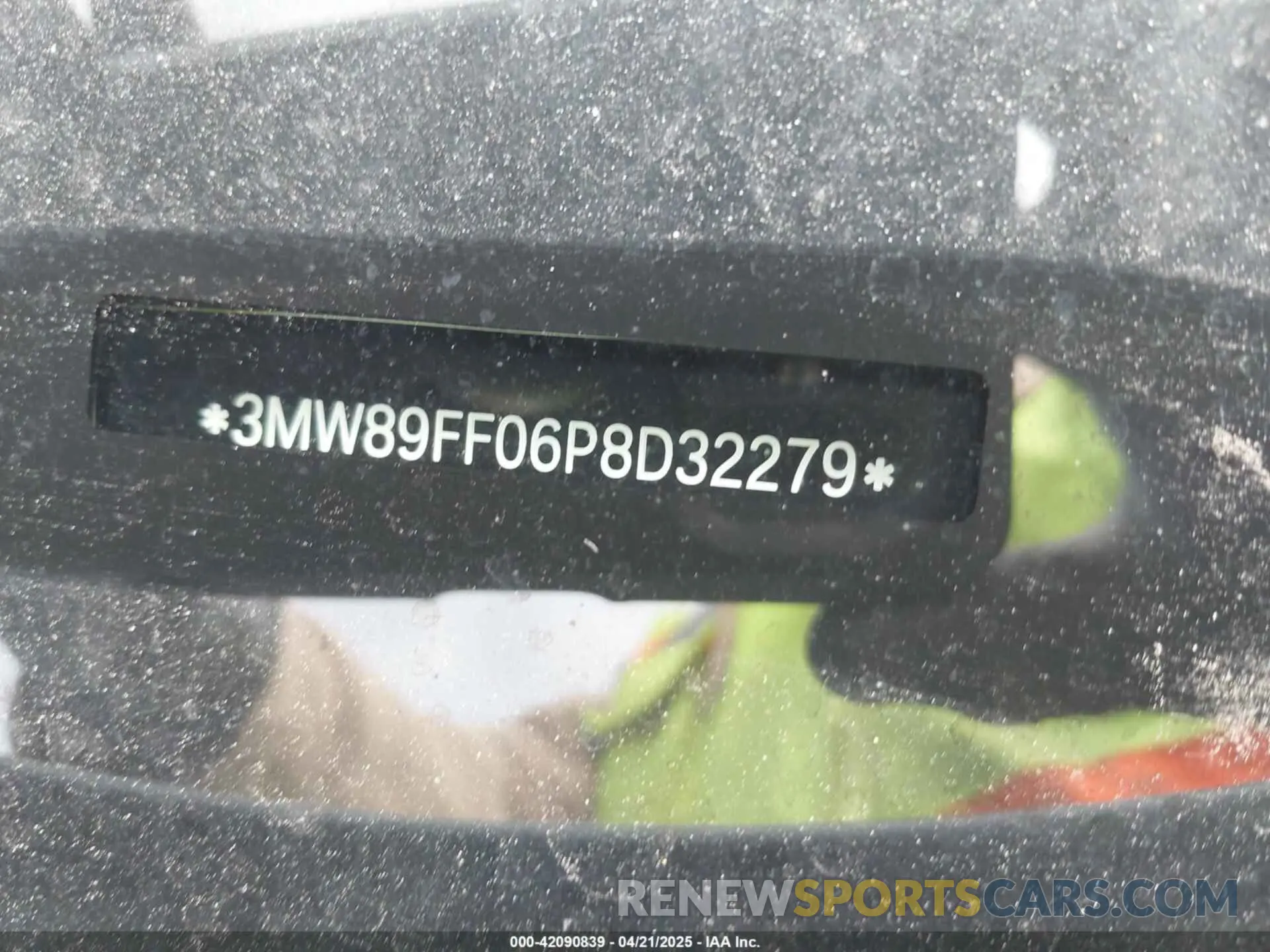16 Photograph of a damaged car 3MW89FF06P8D32279 BMW 330I 2023