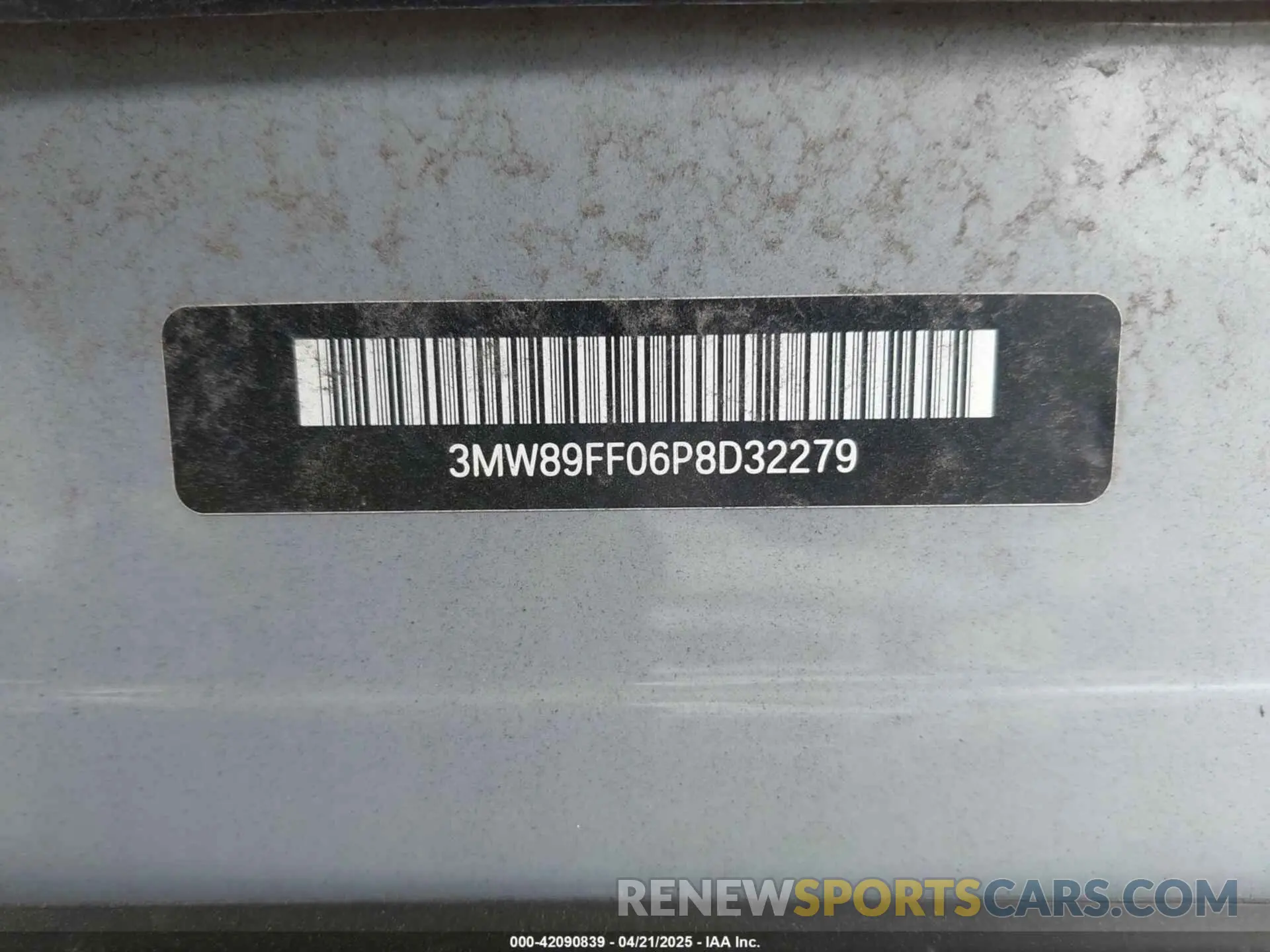 17 Photograph of a damaged car 3MW89FF06P8D32279 BMW 330I 2023