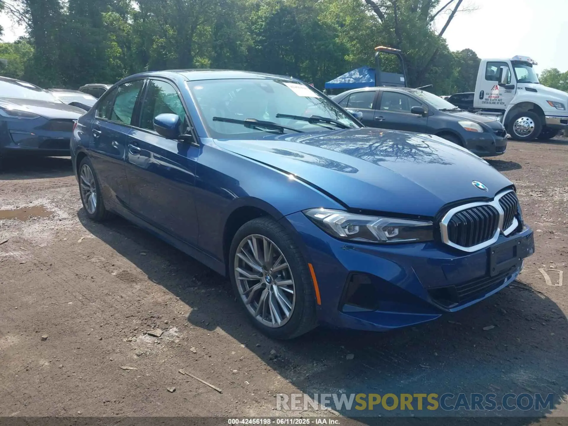 1 Photograph of a damaged car 3MW89FF06P8D68103 BMW 330I 2023