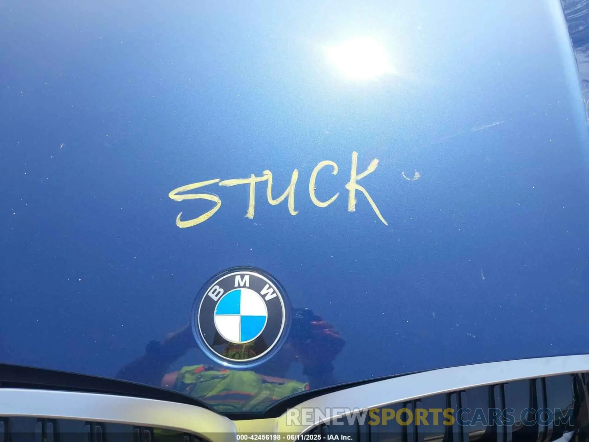 10 Photograph of a damaged car 3MW89FF06P8D68103 BMW 330I 2023