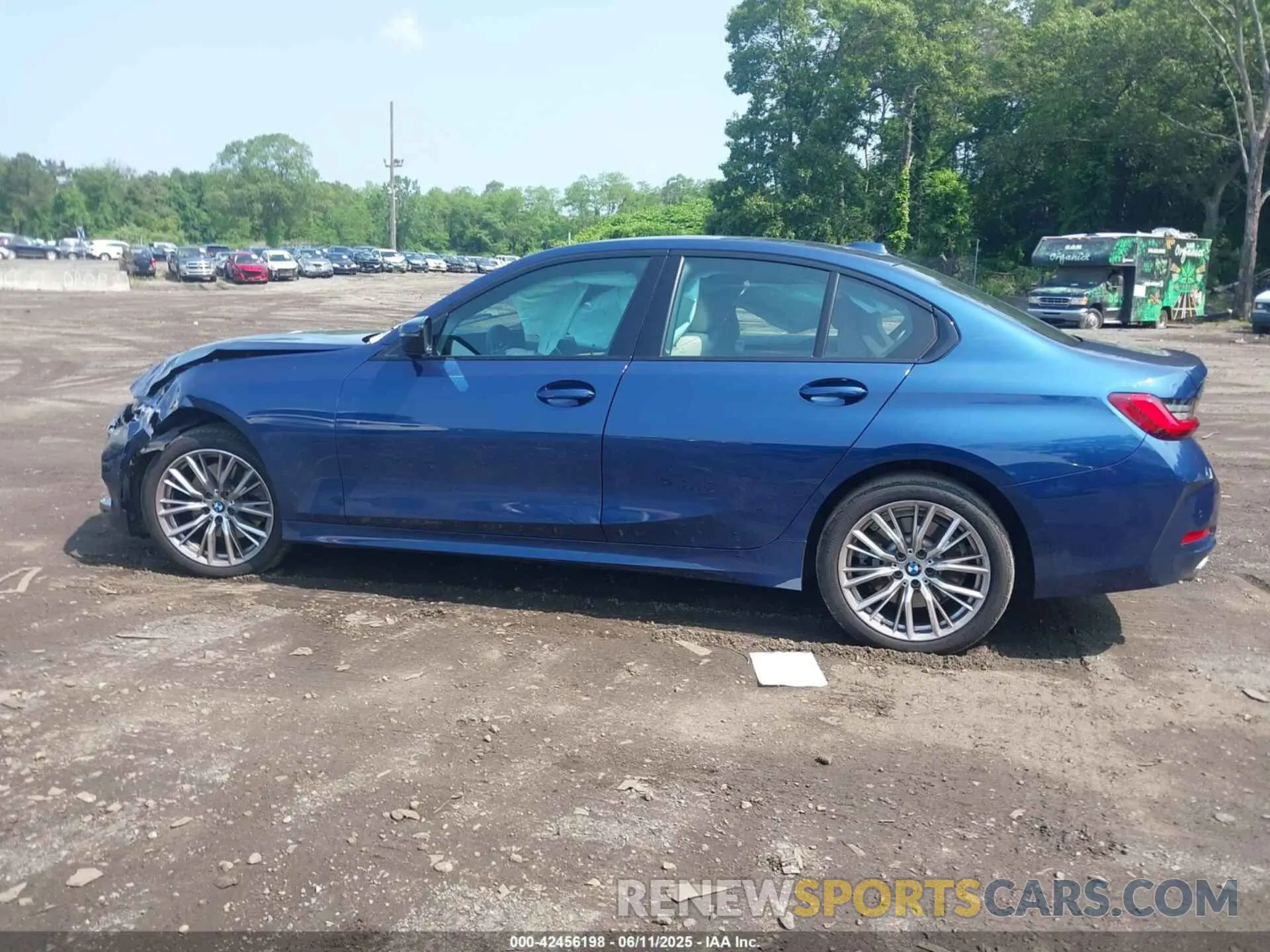 14 Photograph of a damaged car 3MW89FF06P8D68103 BMW 330I 2023