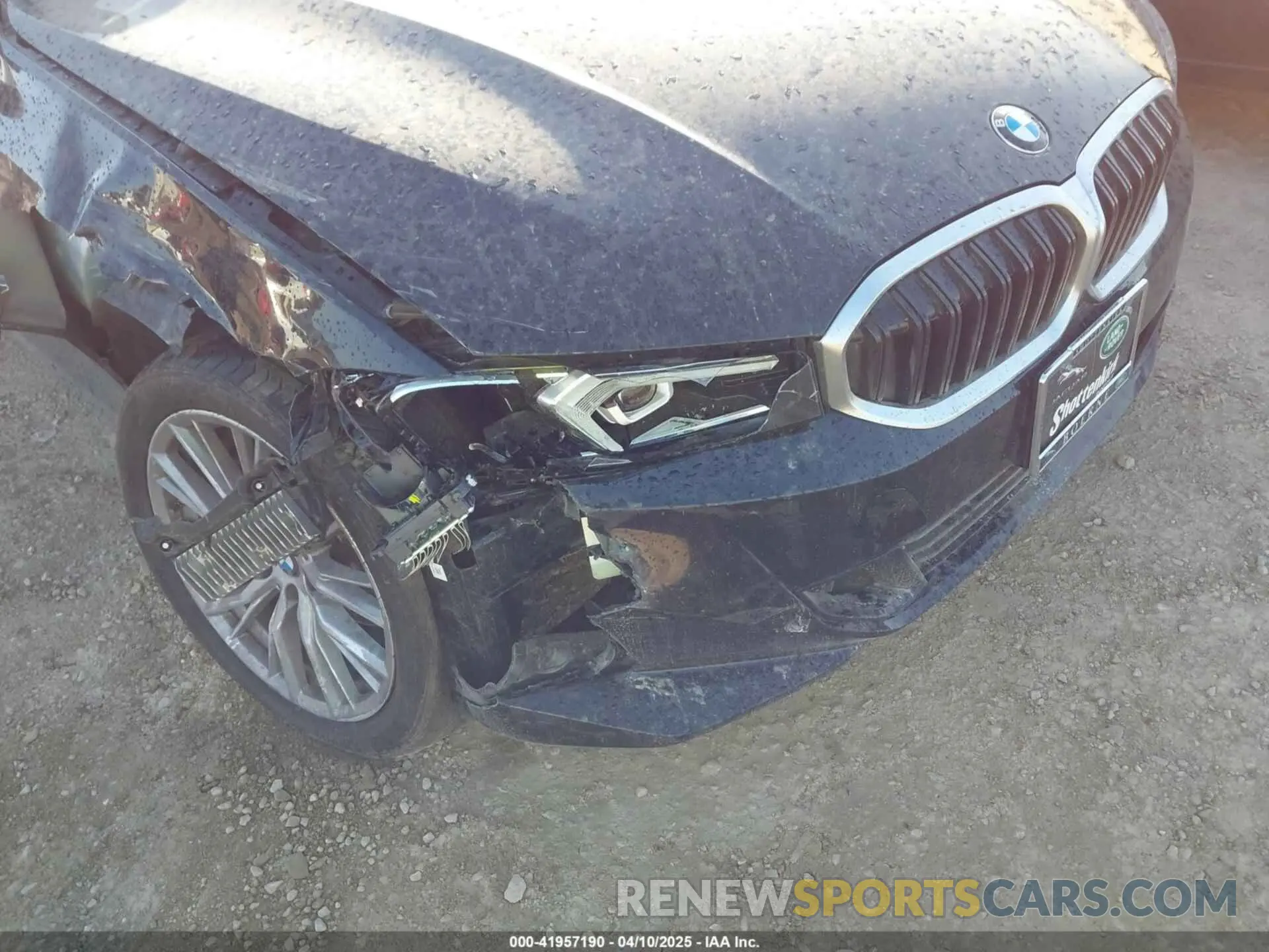 17 Photograph of a damaged car 3MW89FF09P8D19011 BMW 330I 2023