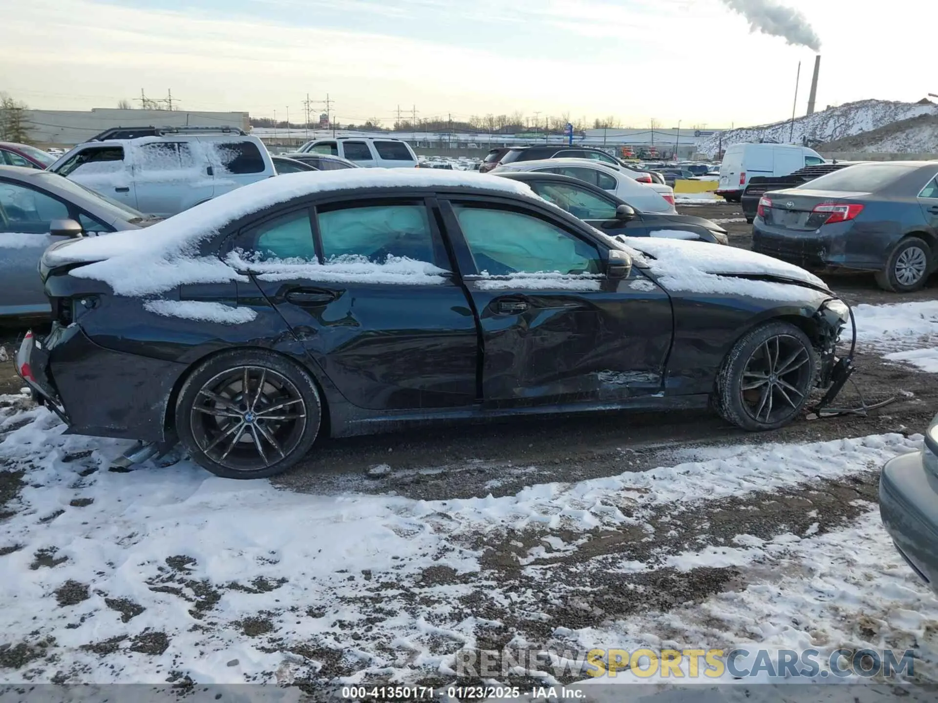 13 Photograph of a damaged car 3MW89FF0XP8C96189 BMW 330I 2023