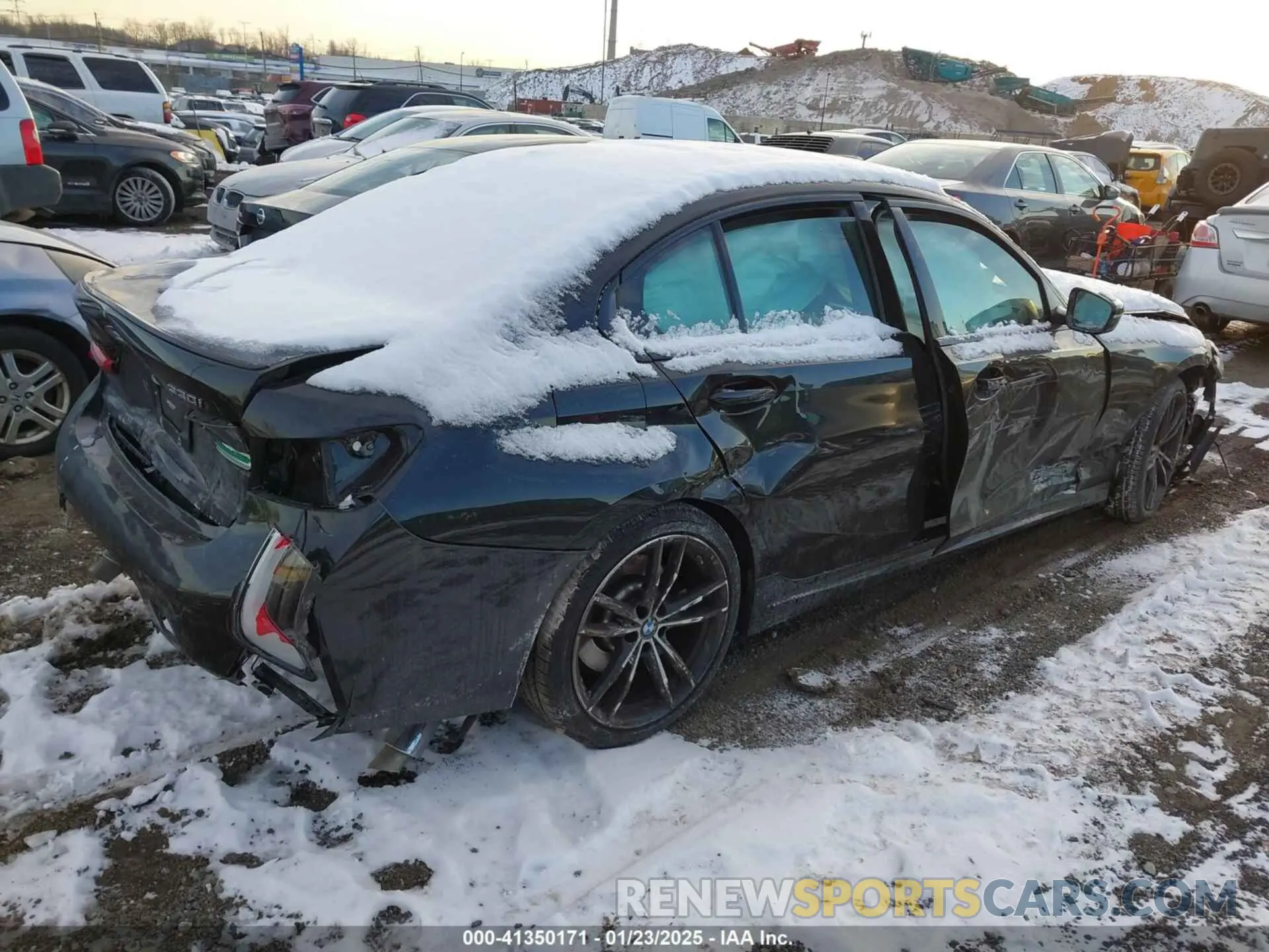 4 Photograph of a damaged car 3MW89FF0XP8C96189 BMW 330I 2023