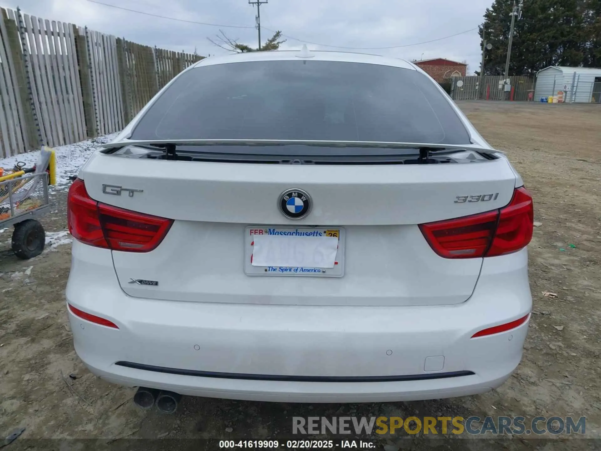 17 Photograph of a damaged car WBA8Z9C5XKB220819 BMW 330I GRAN TURISMO 2019