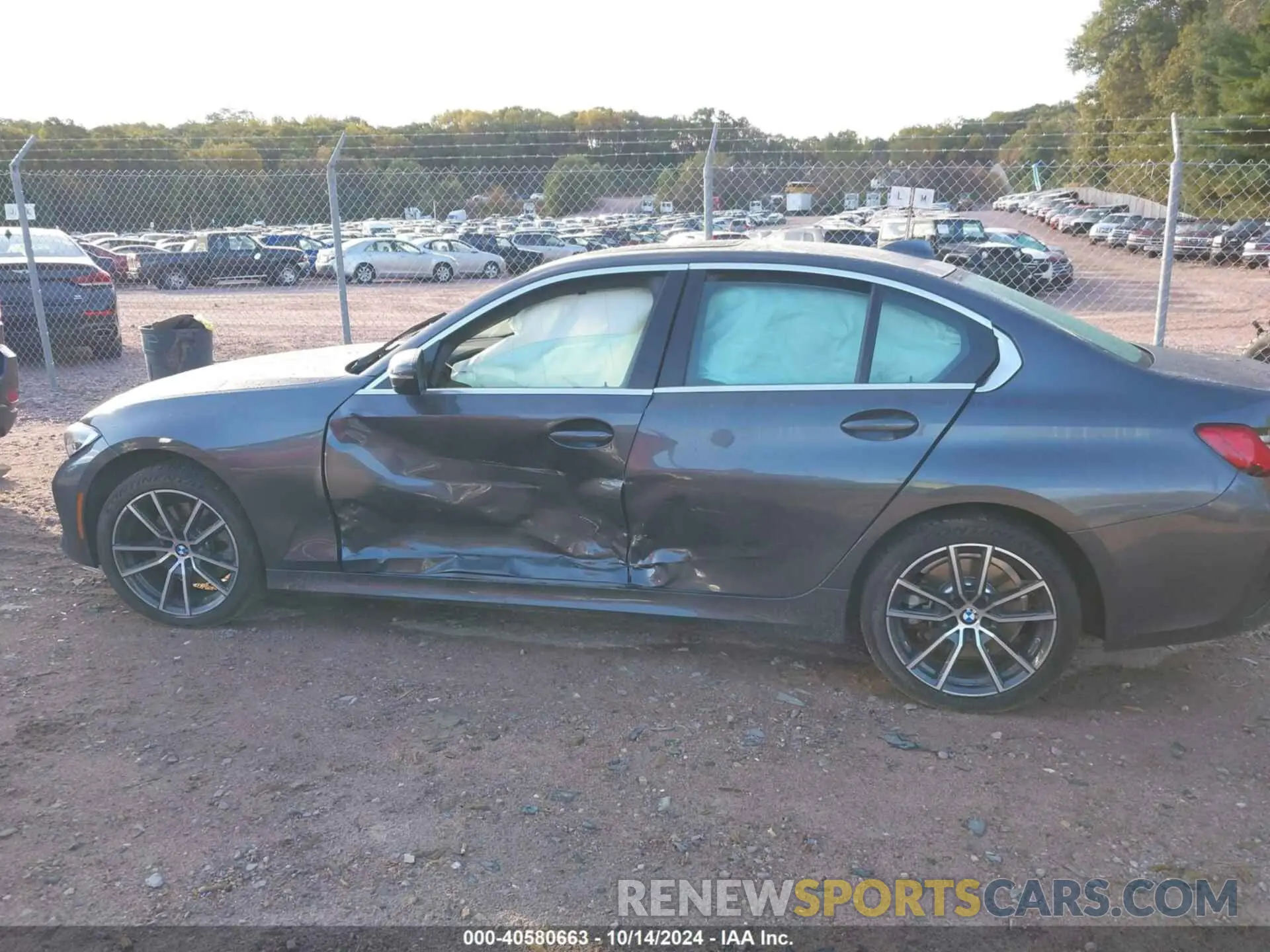 14 Photograph of a damaged car 3MW5R7J06L8B36305 BMW 330XI 2020