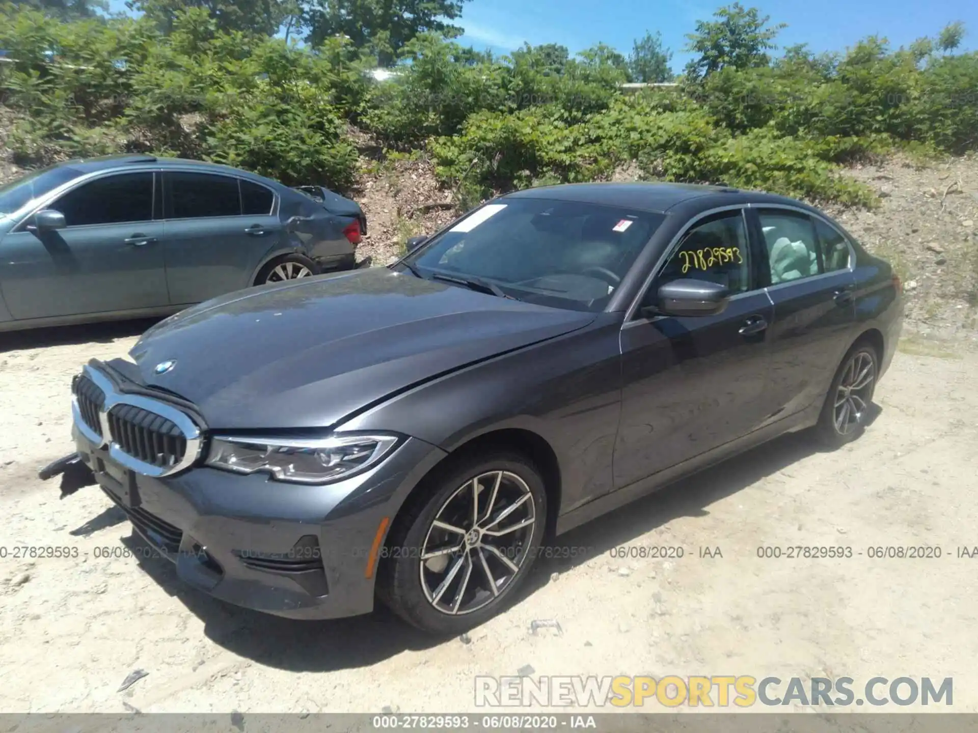 2 Photograph of a damaged car 3MW5R7J07L8B25992 BMW 330XI 2020