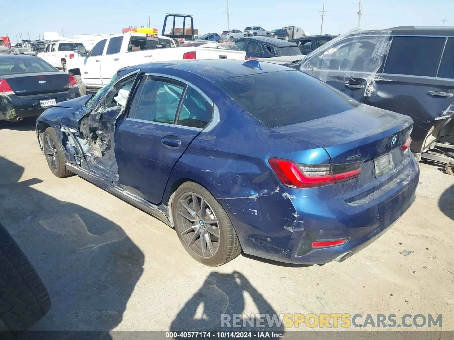 3 Photograph of a damaged car 3MW5R7J08M8B89444 BMW 330XI 2021