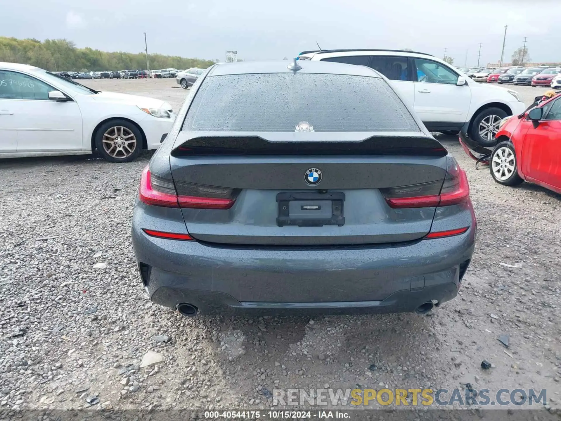 16 Photograph of a damaged car 3MW5R7J07N8C68668 BMW 330XI 2022