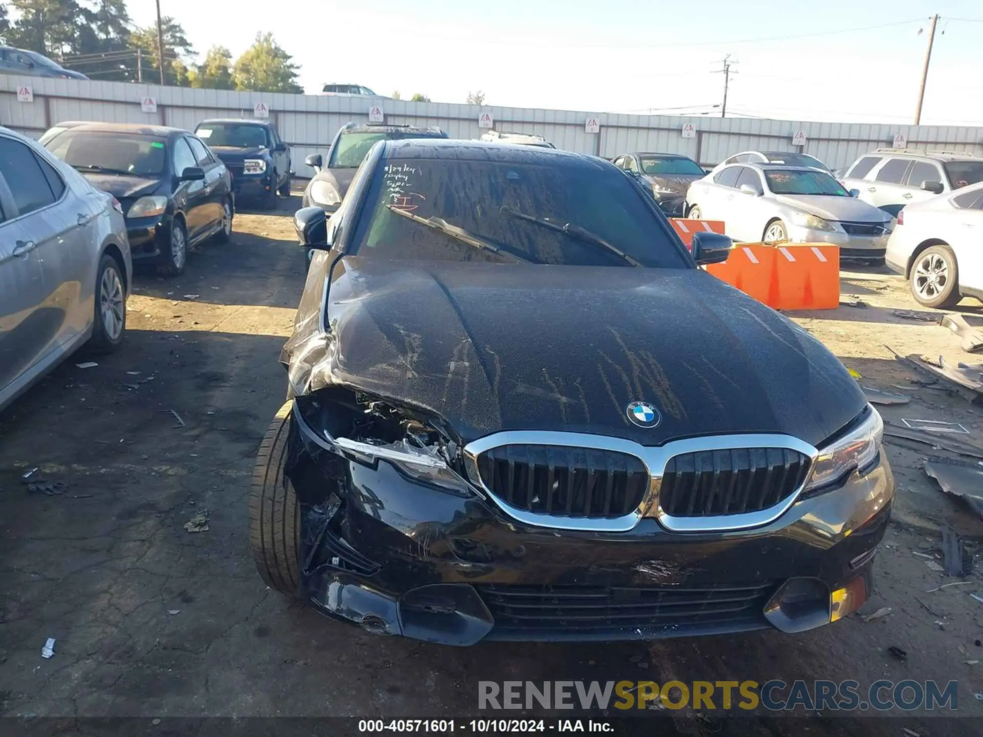6 Photograph of a damaged car 3MW5R7J08N8C25621 BMW 330XI 2022