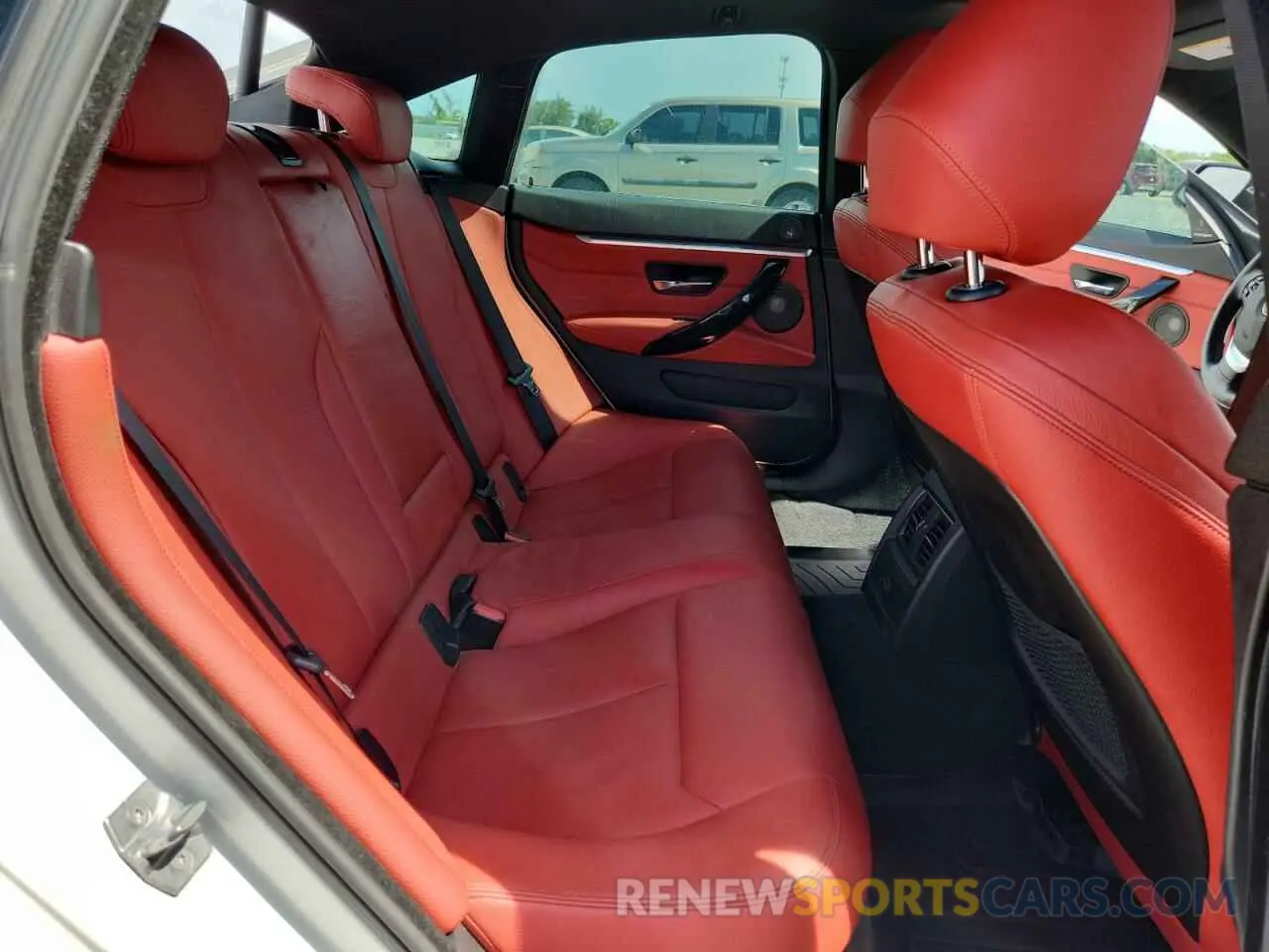 10 Photograph of a damaged car WBA4J1C53KBM17256 BMW 4 SERIES 2019