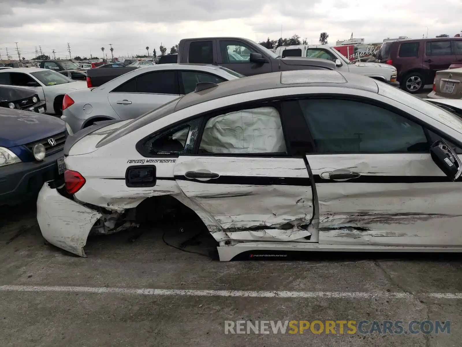 9 Photograph of a damaged car WBA4J1C53KBM18696 BMW 4 SERIES 2019