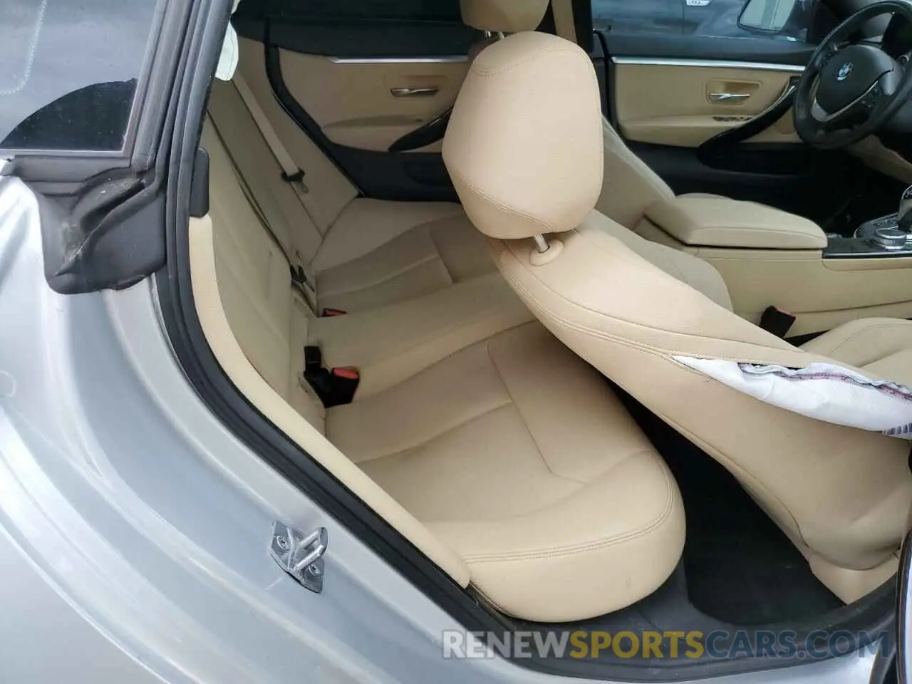 10 Photograph of a damaged car WBA4J1C57KBM13243 BMW 4 SERIES 2019