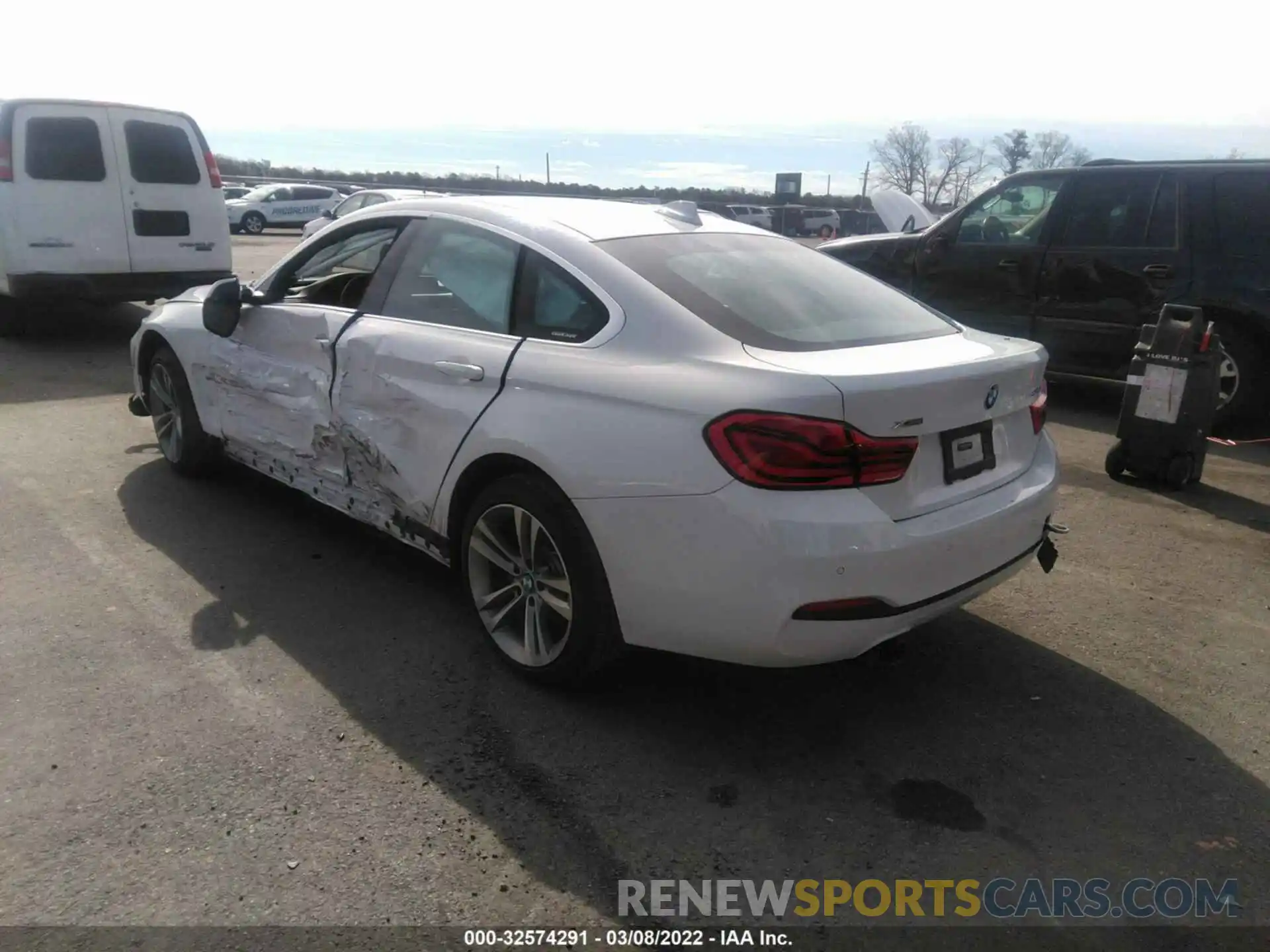 3 Photograph of a damaged car WBA4J3C52KBL05267 BMW 4 SERIES 2019