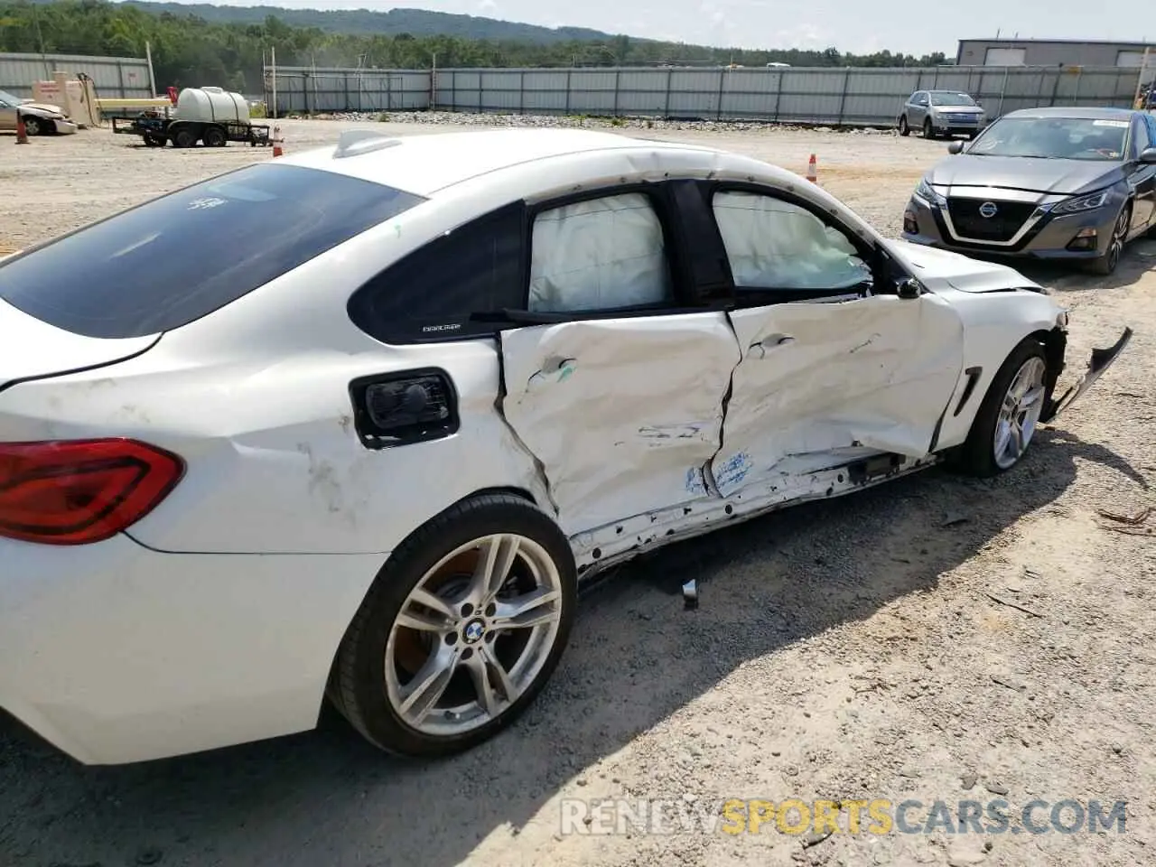 9 Photograph of a damaged car WBA4J3C54KBL05223 BMW 4 SERIES 2019
