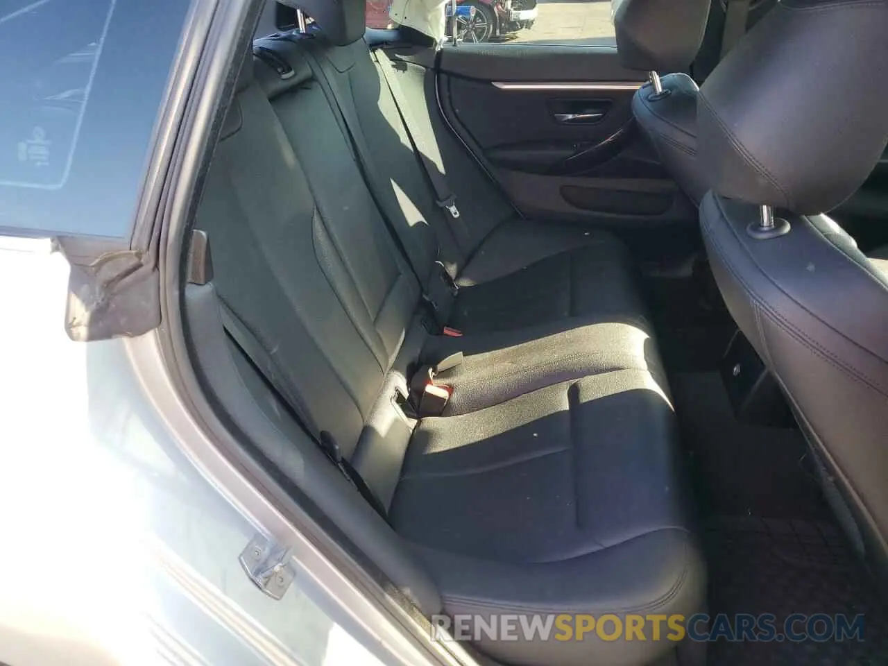 10 Photograph of a damaged car WBA4J3C58KBL08545 BMW 4 SERIES 2019