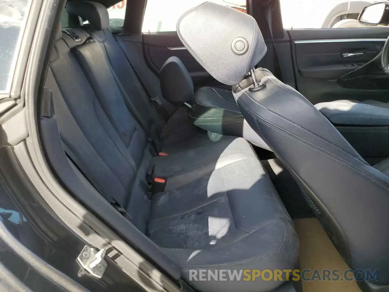 10 Photograph of a damaged car WBA4J5C50KBM66681 BMW 4 SERIES 2019