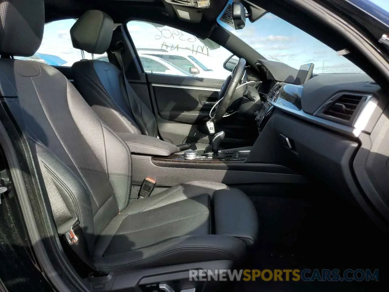 5 Photograph of a damaged car WBA4J5C57KBM66743 BMW 4 SERIES 2019