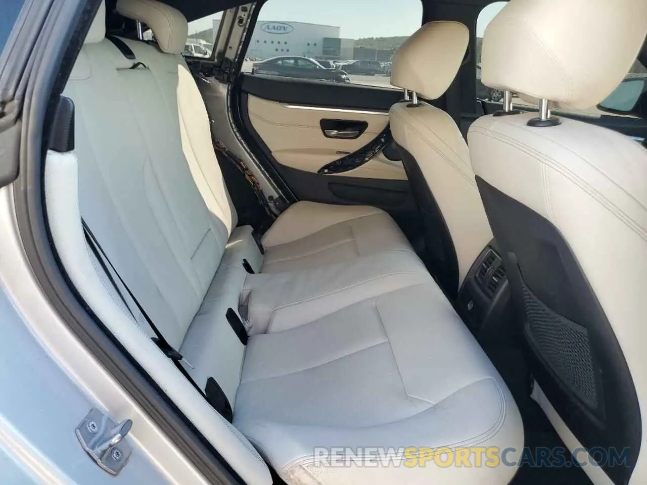 10 Photograph of a damaged car WBA4J5C59KBM65576 BMW 4 SERIES 2019