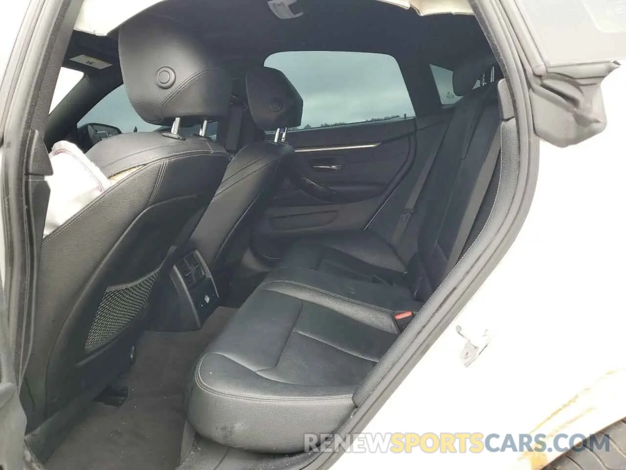 10 Photograph of a damaged car WBA4J7C55KBM74884 BMW 4 SERIES 2019