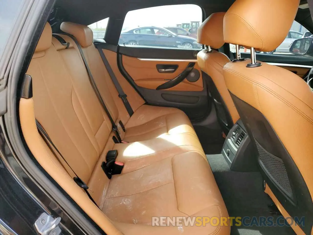 10 Photograph of a damaged car WBA4J7C5XKBM75903 BMW 4 SERIES 2019