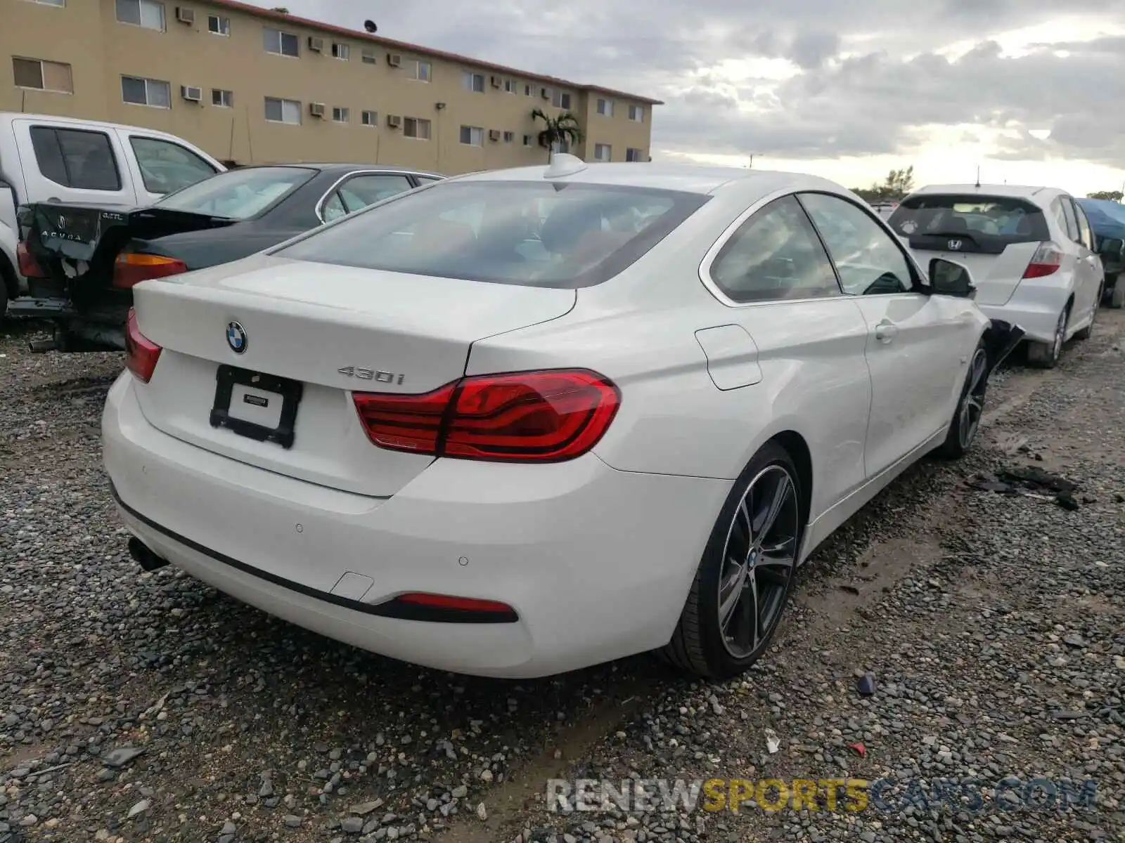 4 Photograph of a damaged car WBA4W3C58KAF92950 BMW 4 SERIES 2019