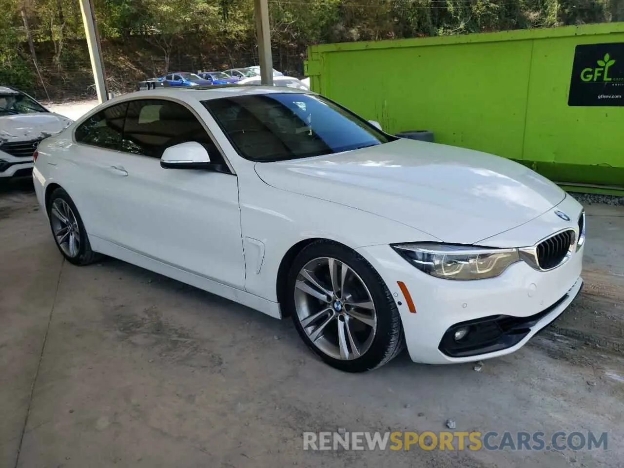 4 Photograph of a damaged car WBA4W3C59KAF93668 BMW 4 SERIES 2019
