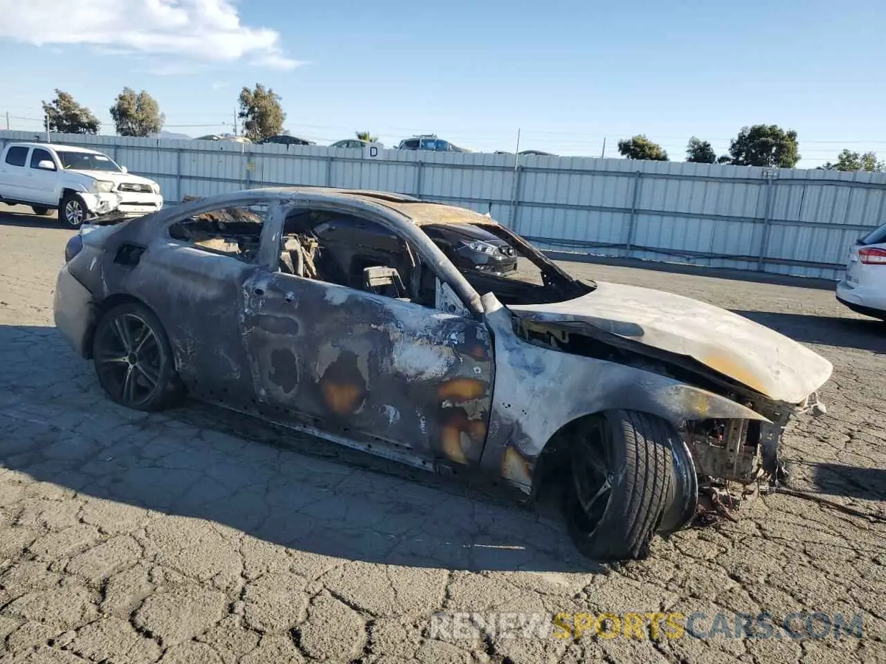 4 Photograph of a damaged car WBA4W7C53KAG52365 BMW 4 SERIES 2019
