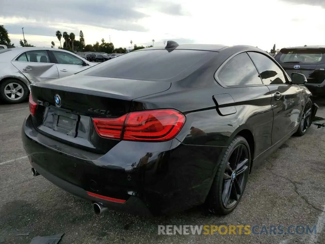 4 Photograph of a damaged car WBA4W7C53KAG52415 BMW 4 SERIES 2019