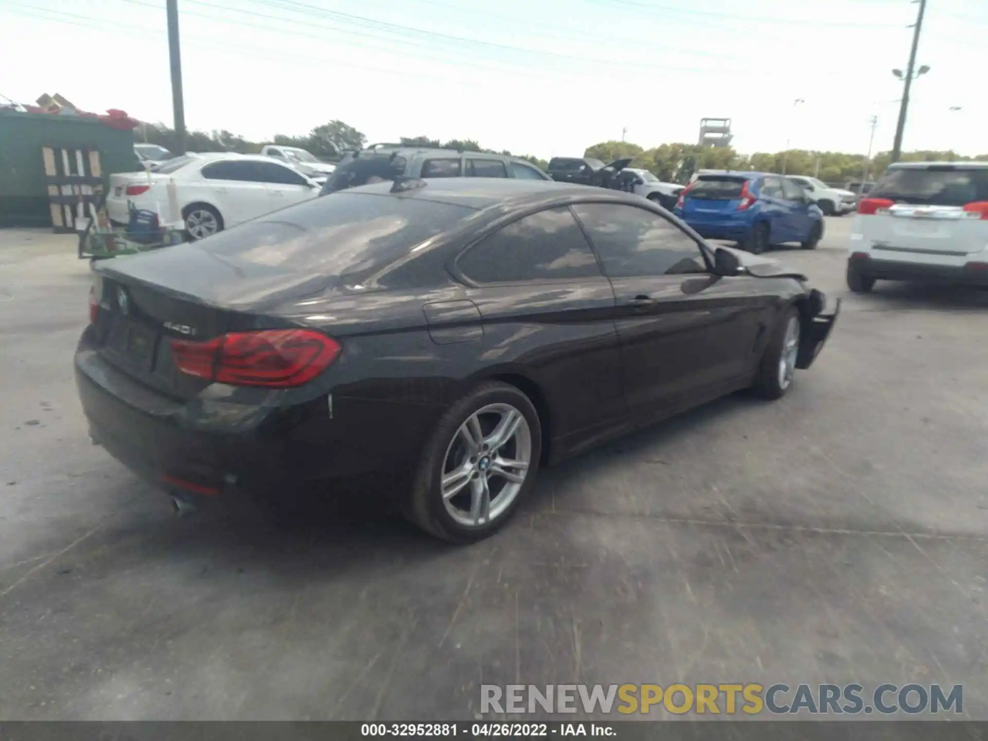 4 Photograph of a damaged car WBA4W7C58KAG52684 BMW 4 SERIES 2019