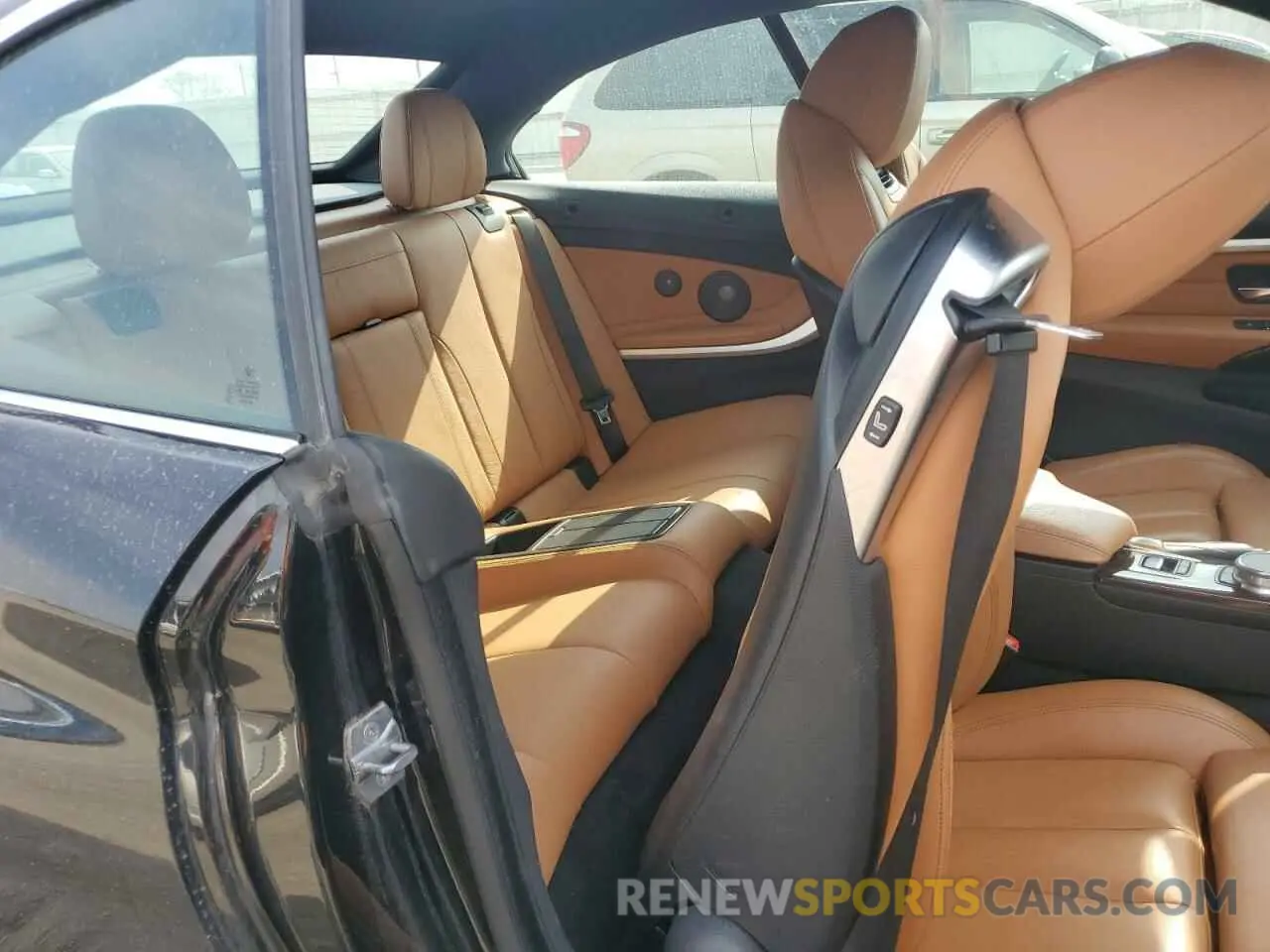 10 Photograph of a damaged car WBA4Z3C51KEF32377 BMW 4 SERIES 2019