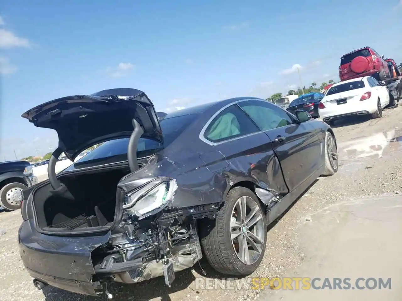 4 Photograph of a damaged car WBA4W3C01LFH65815 BMW 4 SERIES 2020