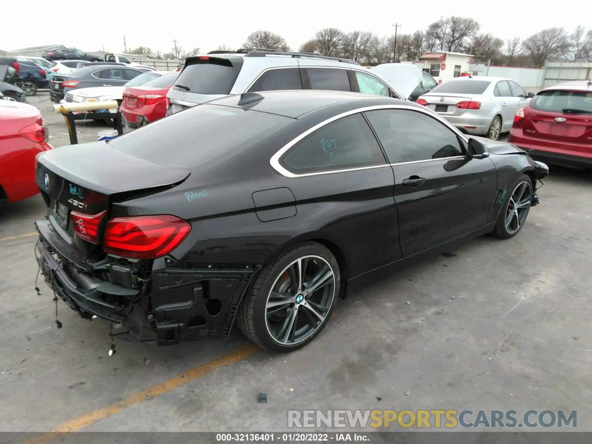 4 Photograph of a damaged car WBA4W3C03LAG91701 BMW 4 SERIES 2020