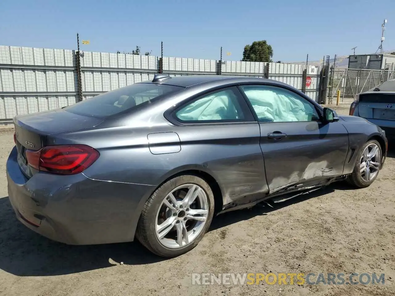 3 Photograph of a damaged car WBA4W3C03LFH13652 BMW 4 SERIES 2020