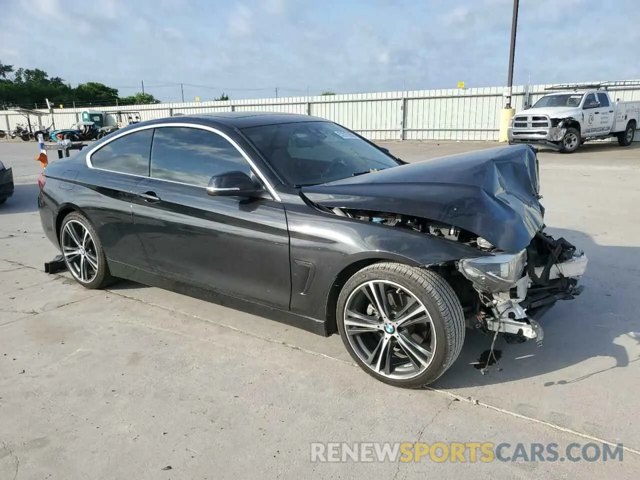 4 Photograph of a damaged car WBA4W3C05LFJ72875 BMW 4 SERIES 2020