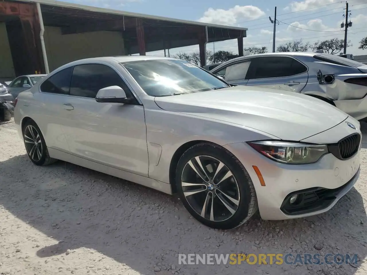4 Photograph of a damaged car WBA4W3C09LFH01618 BMW 4 SERIES 2020
