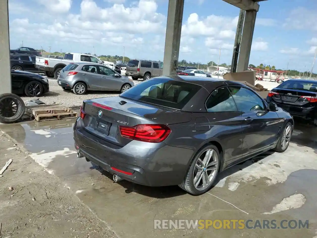 4 Photograph of a damaged car WBA4Z5C02L5N15649 BMW 4 SERIES 2020