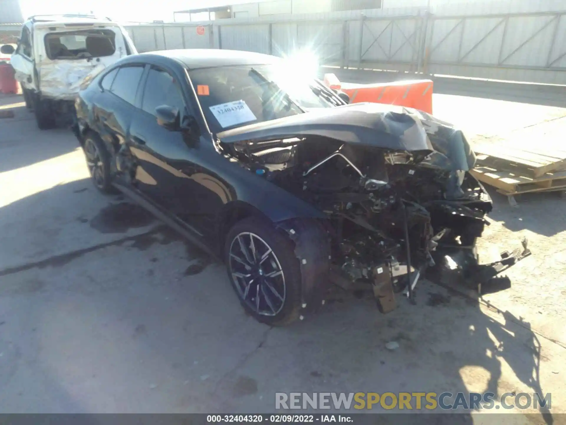 1 Photograph of a damaged car WBA63AV04NFL89484 BMW 4 SERIES 2022