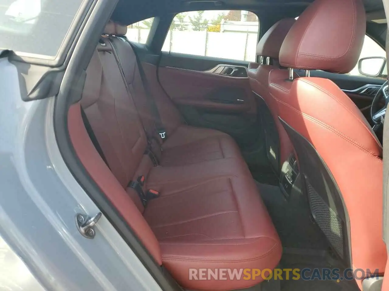 10 Photograph of a damaged car WBA63AV08NFM13396 BMW 4 SERIES 2022