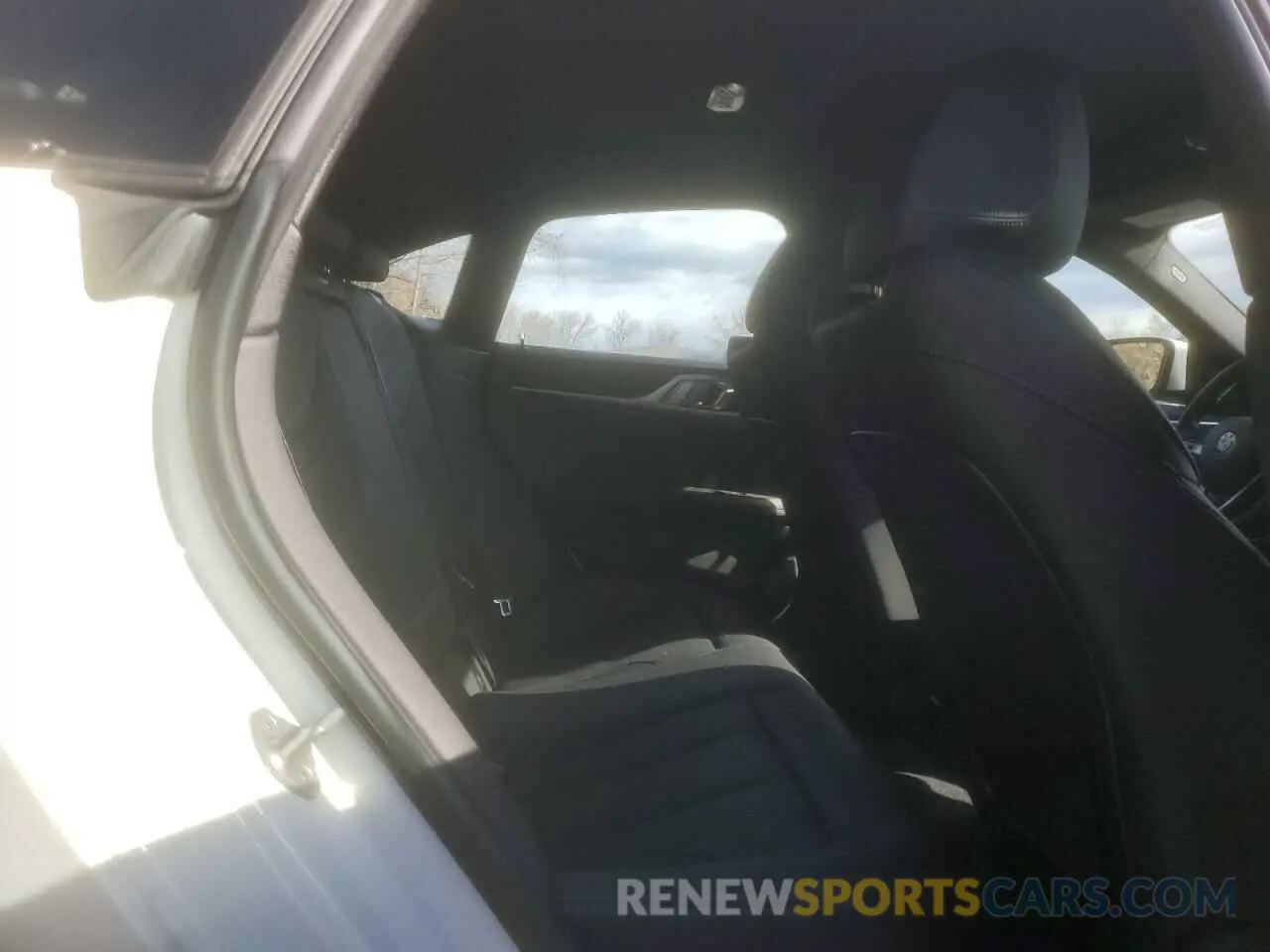 10 Photograph of a damaged car WBA73AV07PFN00410 BMW 4 SERIES 2023